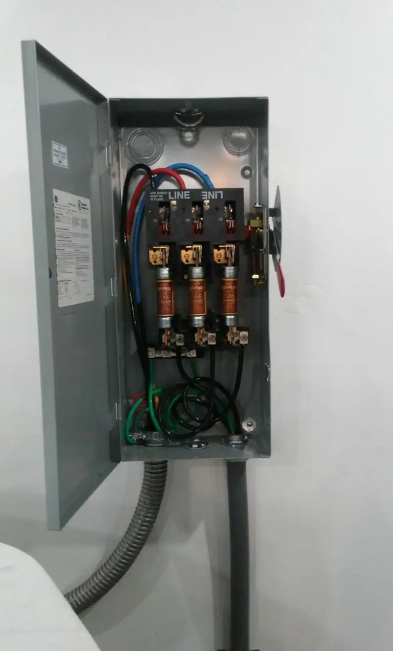 Three-phase disconnect switch installed for Electrical Wiring & Rewiring in Miami Lakes